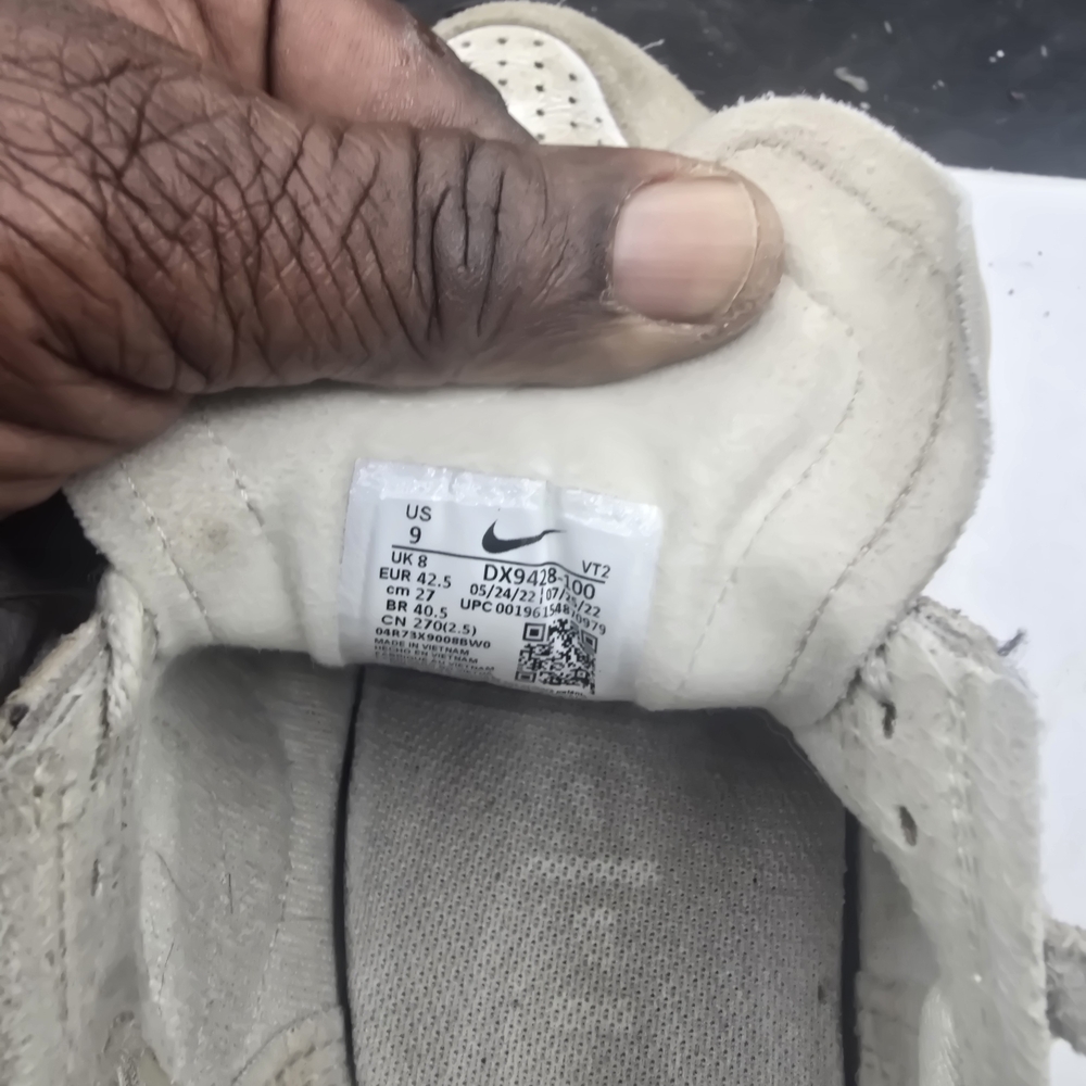 Nike Men's Beige and White Sneakers - Picture 4 of 7